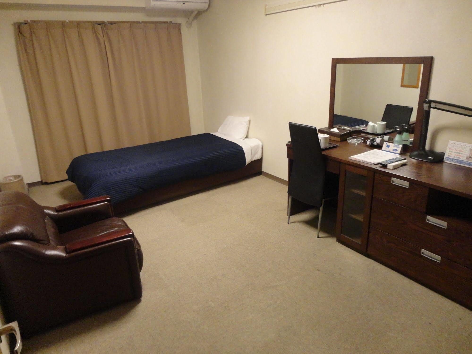 Hotel Livemax Budget Нагоя Екстериор снимка